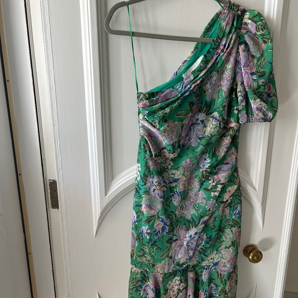 ASTR Asymmetrical off shoulder green floral dress, size medium